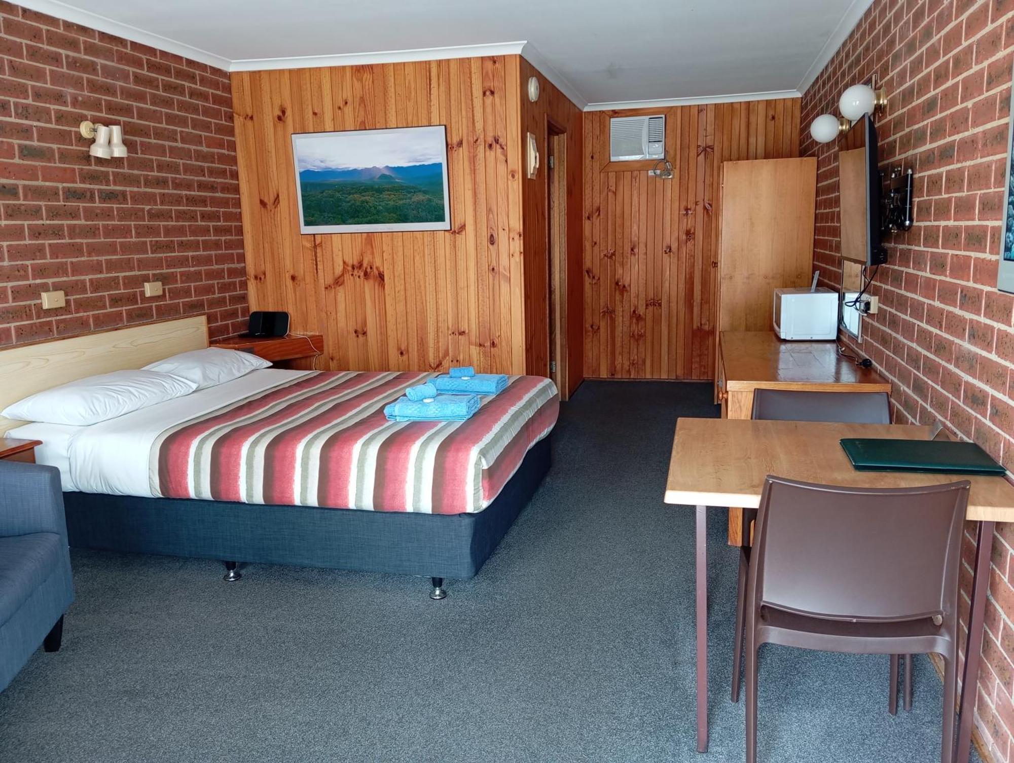 Orbost Country Road Motor Inn Exterior photo